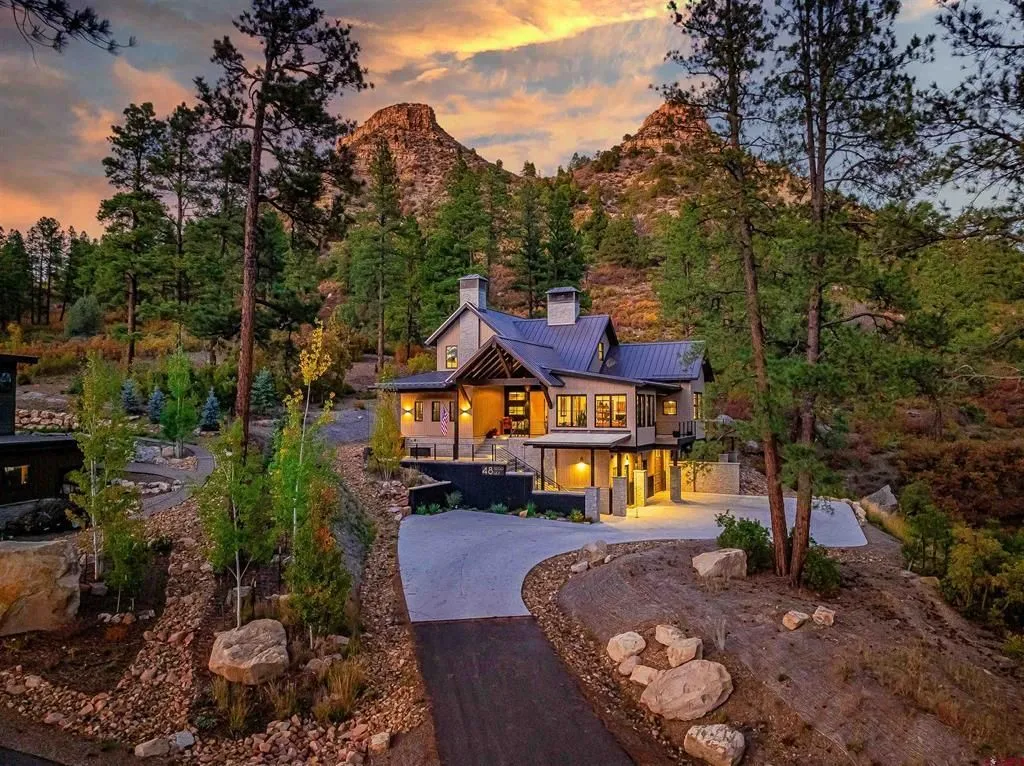 A Remarkable Veritas-Built Residence Elevates Colorado Luxury Living at $3.967M 7 Exclusive Mountain Estate 48 Sego Lily Court in Twin Buttes Durango 3