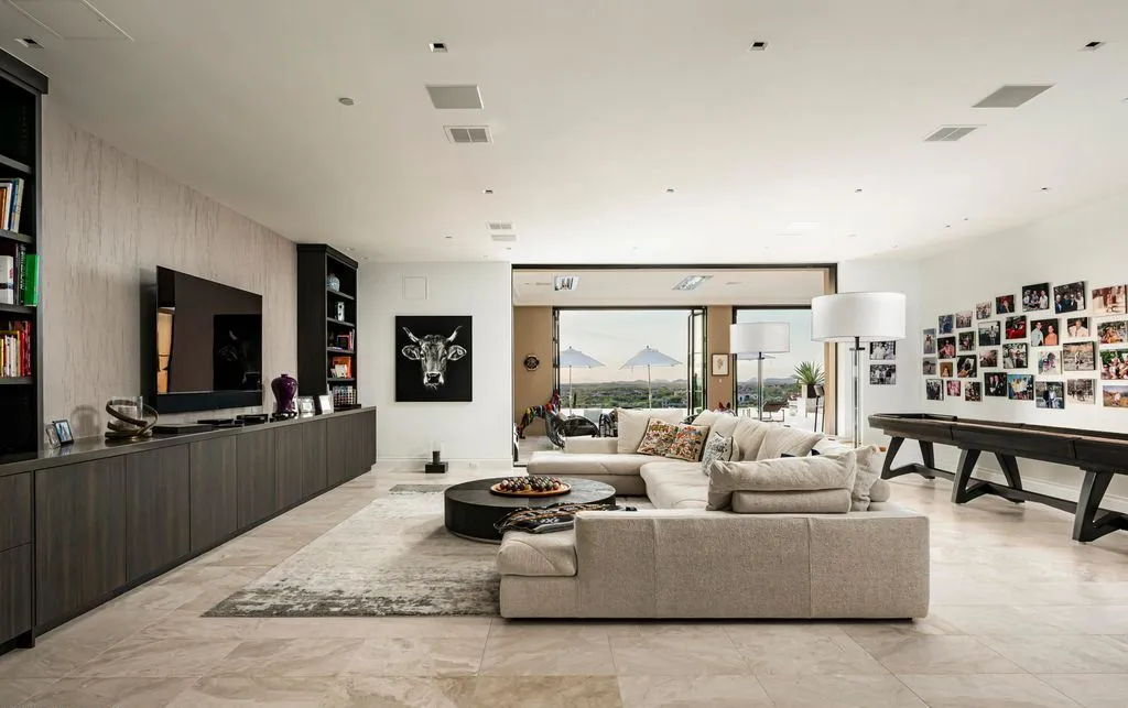 Ultra-Luxury Arizona Estate by PHX Design Architecture Asks $32.875M With Iconic Panoramic Views 24 Extraordinary 19287 N 107th St Estate in Arizona Asks 32.875M Commanding Iconic Golf and Mountain Views 17