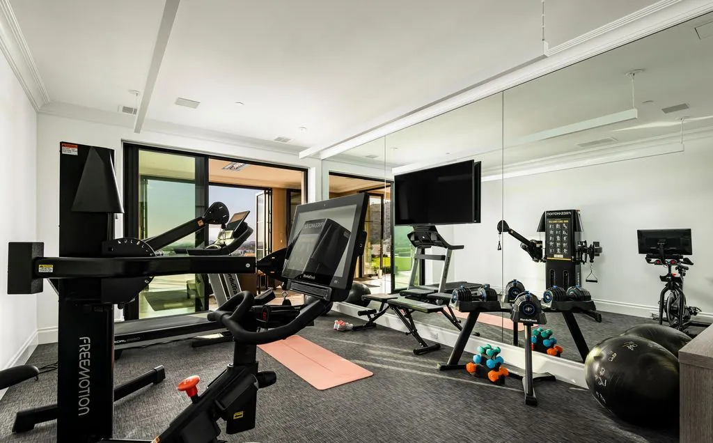 Ultra-Luxury Arizona Estate by PHX Design Architecture Asks $32.875M With Iconic Panoramic Views 29 Extraordinary 19287 N 107th St Estate in Arizona Asks 32.875M Commanding Iconic Golf and Mountain Views 21