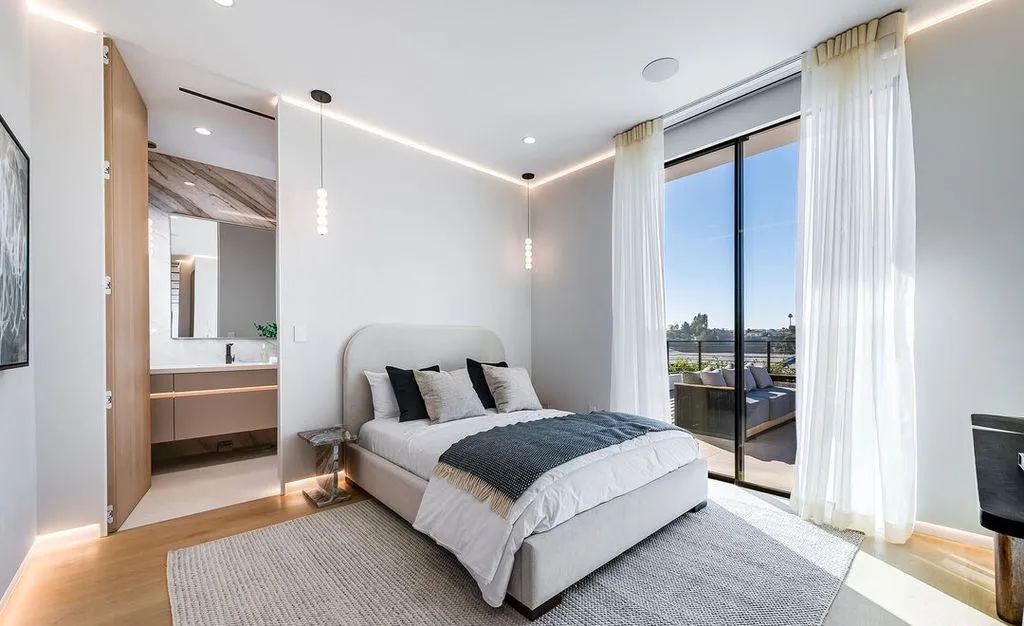 A Sculptural Bel Air Architectural Estate With Sweeping City and Canyon Views Lists for $38M 22 Extraordinary 2078 Stradella Rd Commands Unrivaled City Canyon and Reservoir Views 16