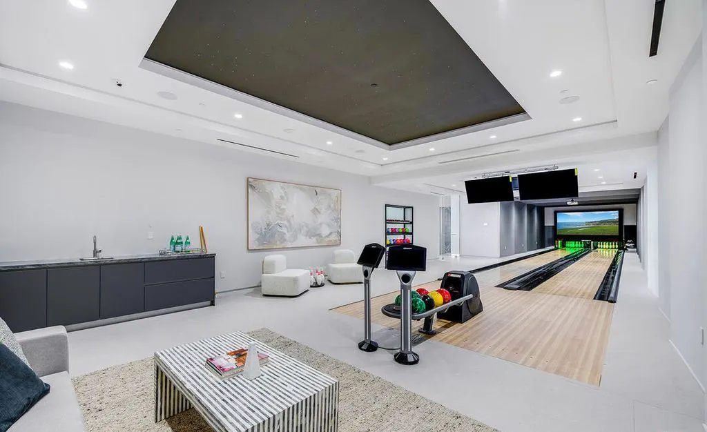 A Sculptural Bel Air Architectural Estate With Sweeping City and Canyon Views Lists for $38M 28 Extraordinary 2078 Stradella Rd Commands Unrivaled City Canyon and Reservoir Views 22