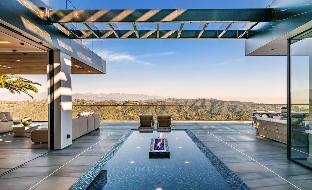 A Sculptural Bel Air Architectural Estate With Sweeping City and Canyon Views Lists for $38M 7 Extraordinary 2078 Stradella Rd Commands Unrivaled City Canyon and Reservoir Views 3