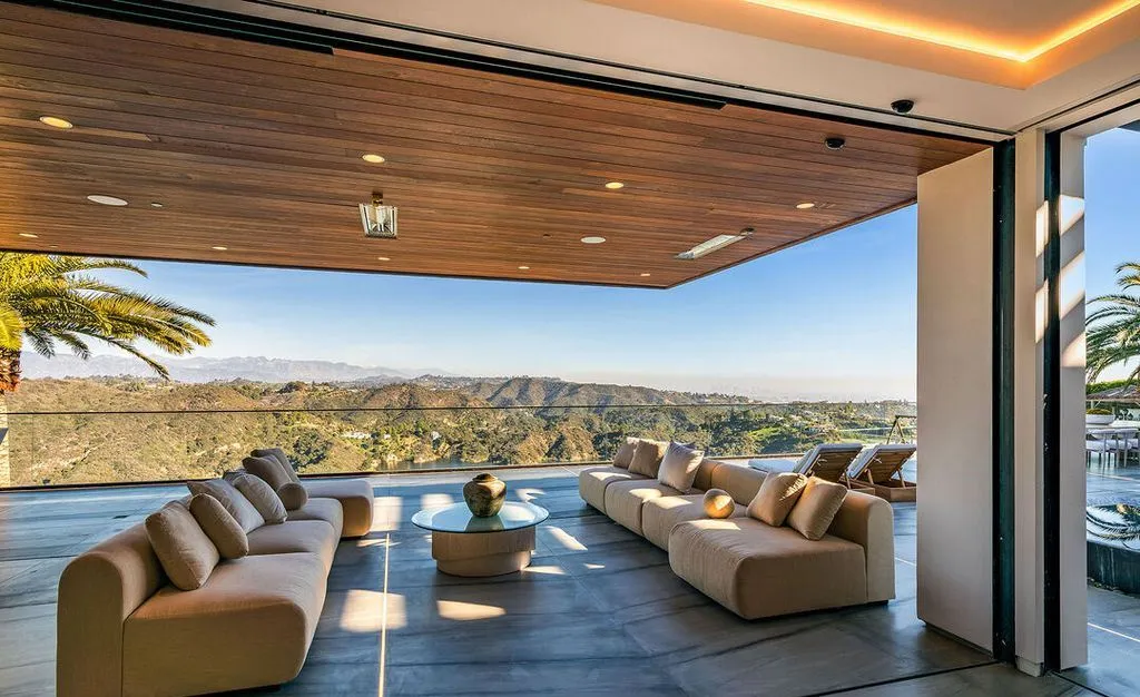 A Sculptural Bel Air Architectural Estate With Sweeping City and Canyon Views Lists for $38M 10 Extraordinary 2078 Stradella Rd Commands Unrivaled City Canyon and Reservoir Views 6