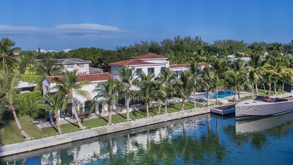 Flamingo Residence by Kobi Karp, A Layered Expression of Light, Texture, and Quiet Luxury 2 Flamingo Residence by Kobi Karp A Layered Expression of Light Texture and Quiet Luxury 5