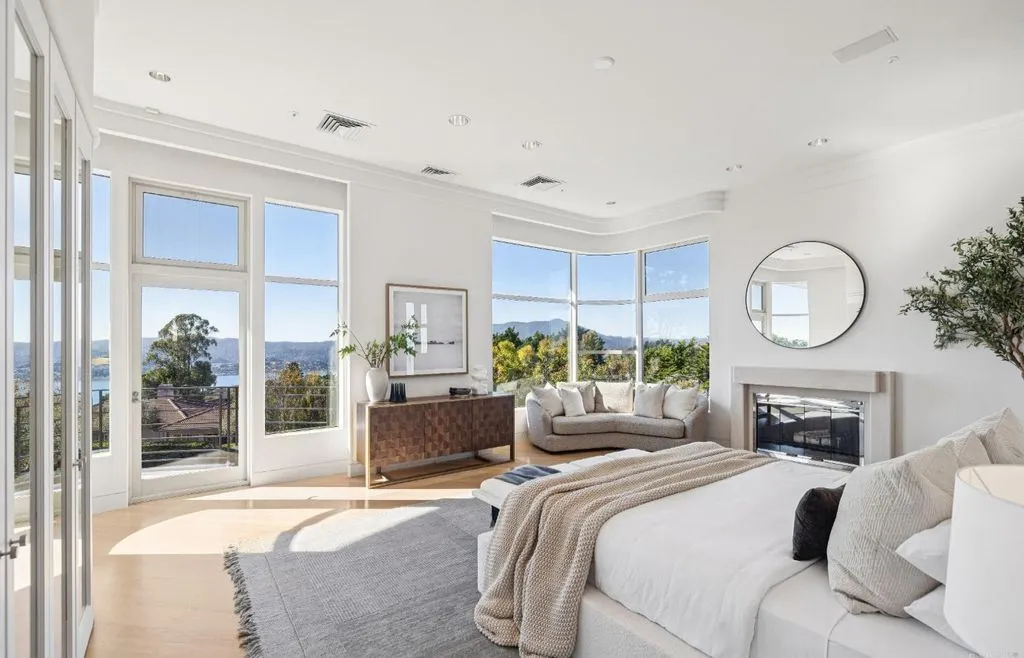 $8.995M Architectural Estate Captures Golden Gate, San Francisco Skyline, and Sweeping Water Views 22 Iconic Architectural Estate at 147 Gilmartin Drive Commands Golden Gate and SF Skyline Views at 8.995M 10