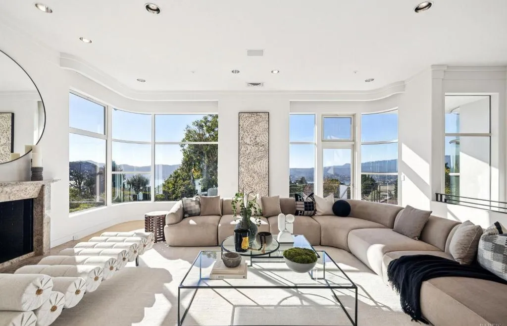 $8.995M Architectural Estate Captures Golden Gate, San Francisco Skyline, and Sweeping Water Views 7 Iconic Architectural Estate at 147 Gilmartin Drive Commands Golden Gate and SF Skyline Views at 8.995M 2