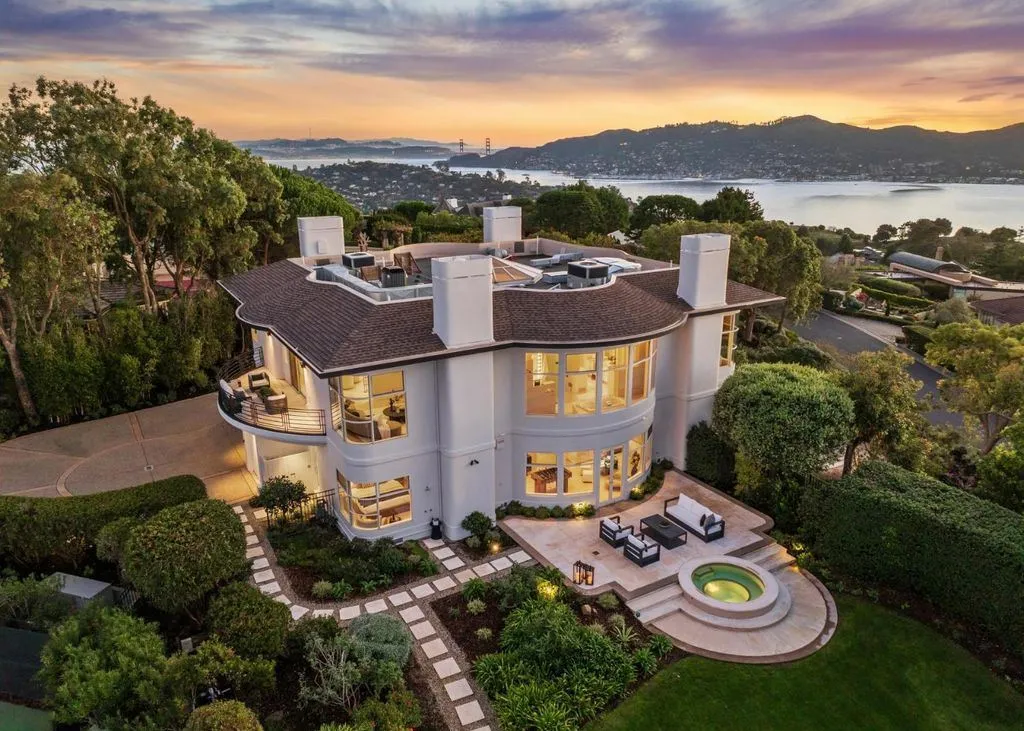 $8.995M Architectural Estate Captures Golden Gate, San Francisco Skyline, and Sweeping Water Views 6 Iconic Architectural Estate at 147 Gilmartin Drive Commands Golden Gate and SF Skyline Views at 8.995M 23