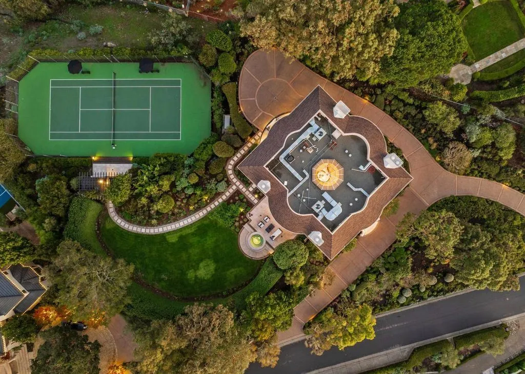 $8.995M Architectural Estate Captures Golden Gate, San Francisco Skyline, and Sweeping Water Views 28 Iconic Architectural Estate at 147 Gilmartin Drive Commands Golden Gate and SF Skyline Views at 8.995M 24