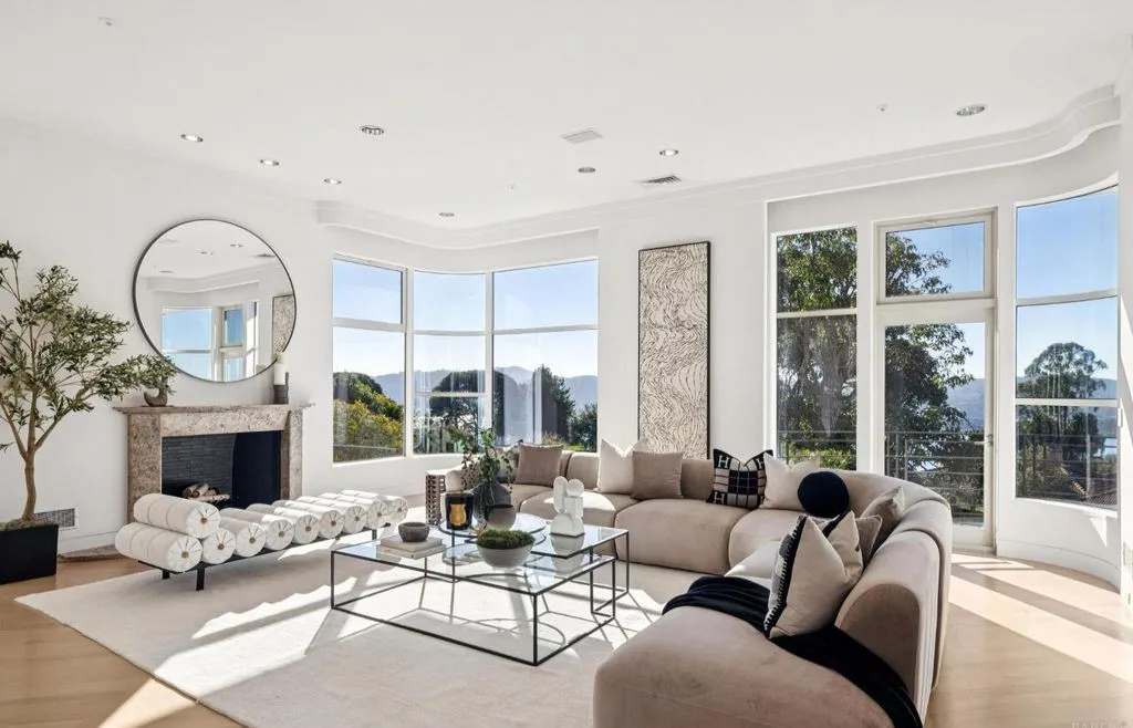 $8.995M Architectural Estate Captures Golden Gate, San Francisco Skyline, and Sweeping Water Views 8 Iconic Architectural Estate at 147 Gilmartin Drive Commands Golden Gate and SF Skyline Views at 8.995M 3