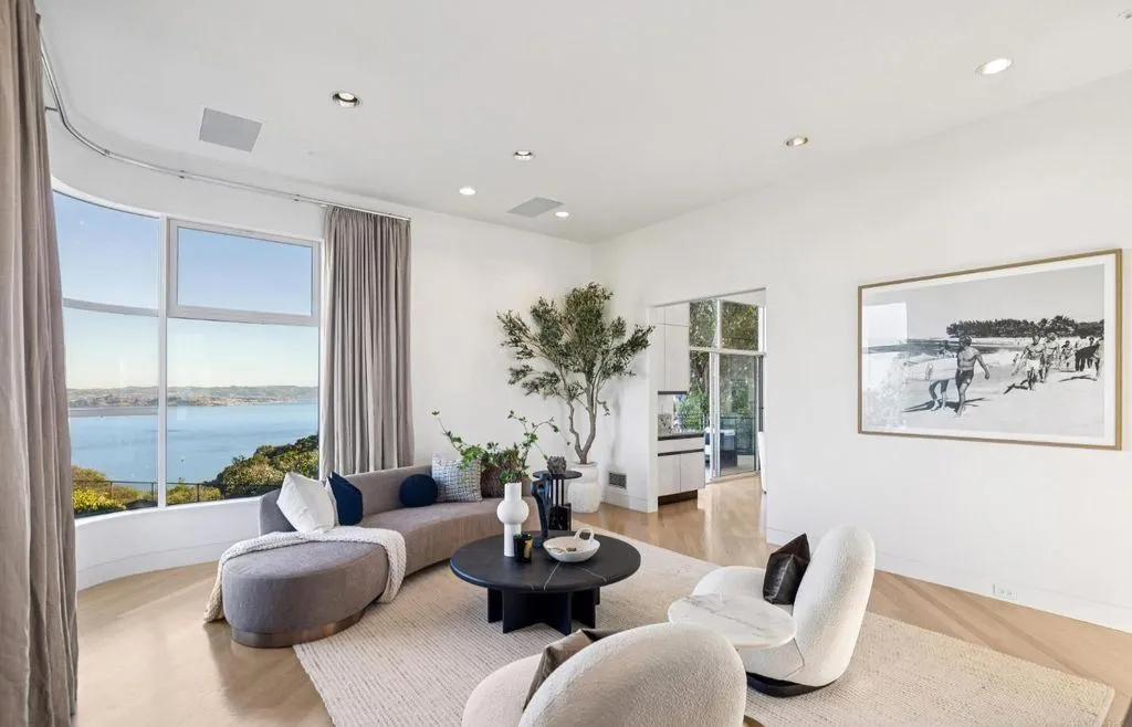 $8.995M Architectural Estate Captures Golden Gate, San Francisco Skyline, and Sweeping Water Views 12 Iconic Architectural Estate at 147 Gilmartin Drive Commands Golden Gate and SF Skyline Views at 8.995M 7