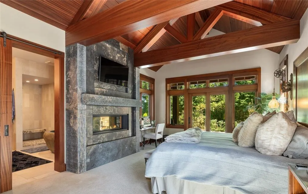 An Extraordinary Expression of Privacy and Sophistication in Washington, Priced at $4.699M 15 Inside 71 Quick Creek Lane an Extraordinary Washington Retreat Defined by Privacy and Prestige 13