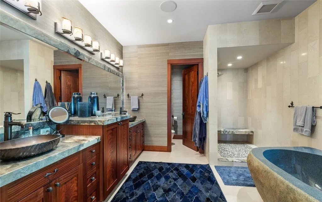 An Extraordinary Expression of Privacy and Sophistication in Washington, Priced at $4.699M 16 Inside 71 Quick Creek Lane an Extraordinary Washington Retreat Defined by Privacy and Prestige 14