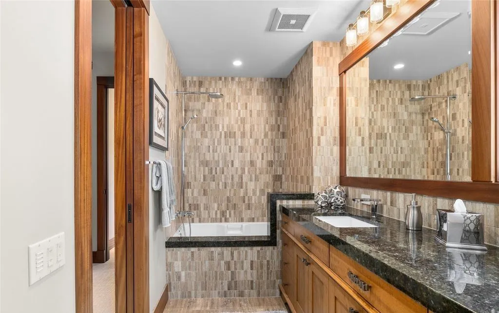 An Extraordinary Expression of Privacy and Sophistication in Washington, Priced at $4.699M 18 Inside 71 Quick Creek Lane an Extraordinary Washington Retreat Defined by Privacy and Prestige 16