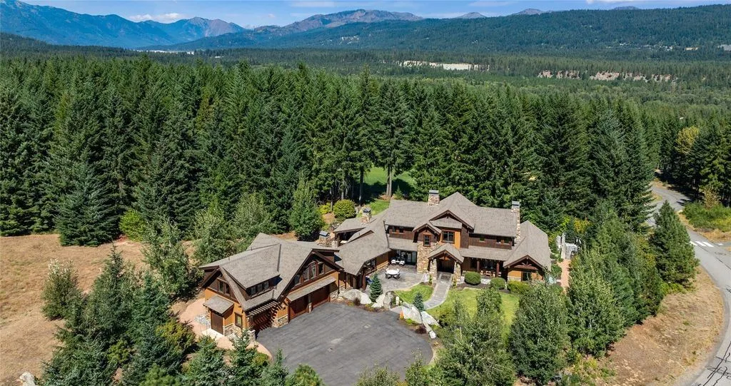An Extraordinary Expression of Privacy and Sophistication in Washington, Priced at $4.699M 6 Inside 71 Quick Creek Lane an Extraordinary Washington Retreat Defined by Privacy and Prestige 2