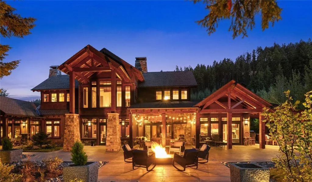 An Extraordinary Expression of Privacy and Sophistication in Washington, Priced at $4.699M 27 Inside 71 Quick Creek Lane an Extraordinary Washington Retreat Defined by Privacy and Prestige 20