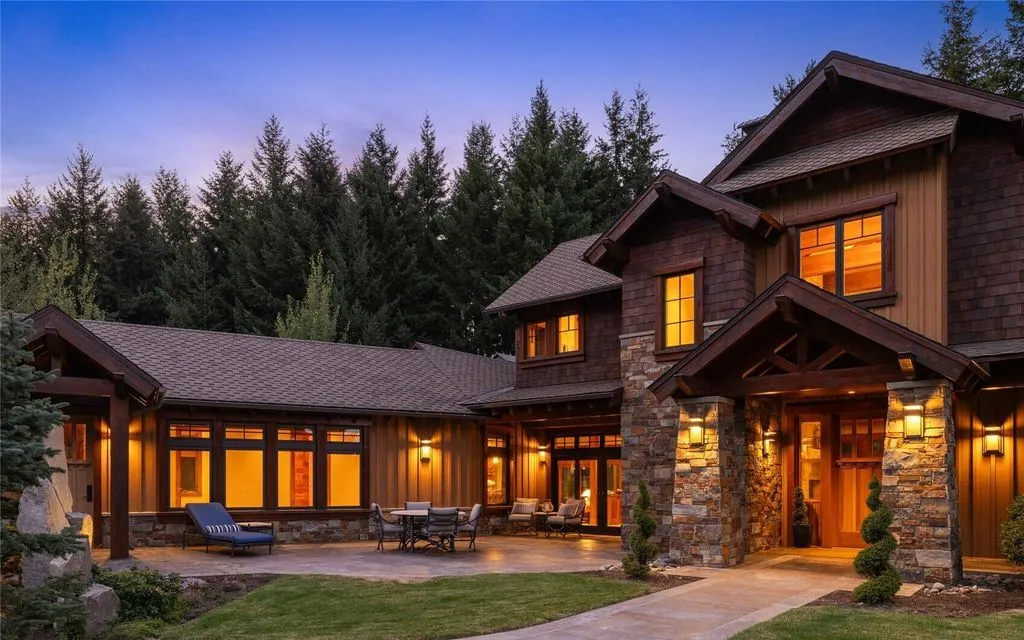 An Extraordinary Expression of Privacy and Sophistication in Washington, Priced at $4.699M 25 Inside 71 Quick Creek Lane an Extraordinary Washington Retreat Defined by Privacy and Prestige 7