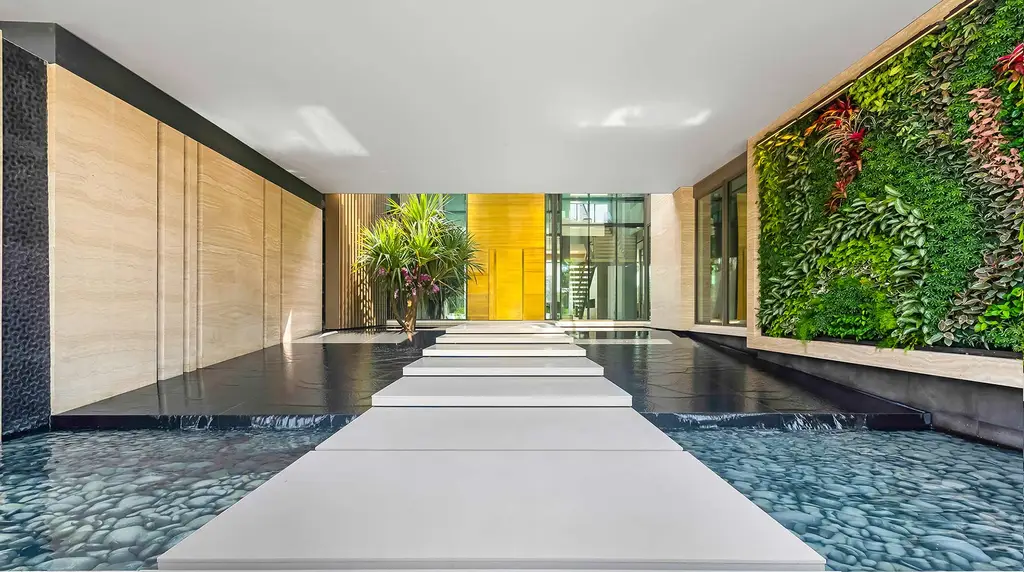 La Gorce Residence by Choeff Levy Fischman, A Refined Modern Home Framed by Light, Landscape, and Water 6 La Gorce Residence by Choeff Levy Fischman, A Refined Modern Home Framed by Light, Landscape, and Water