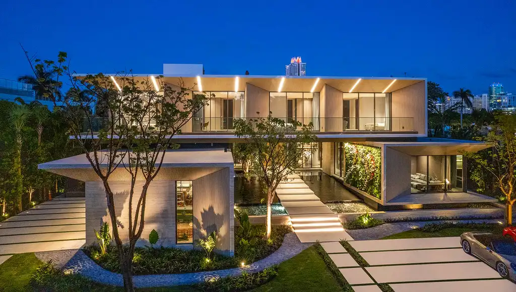 La Gorce Residence by Choeff Levy Fischman, A Refined Modern Home Framed by Light, Landscape, and Water 3 La Gorce Residence by Choeff Levy Fischman, A Refined Modern Home Framed by Light, Landscape, and Water