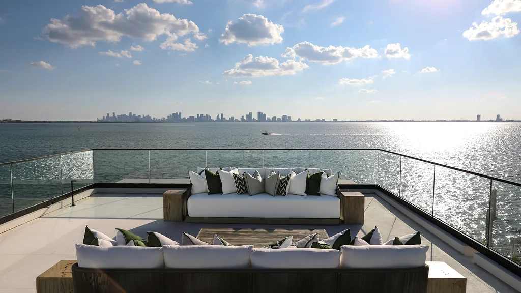 North Bay Road Residence by Kobi Karp, A Modern Waterfront Sanctuary on Biscayne Bay 4 North Bay Road Residence by Kobi Karp A Modern Waterfront Sanctuary on Biscayne Bay 5