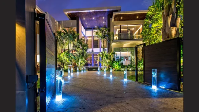 North Bay Road Residence by Kobi Karp, A Modern Waterfront Sanctuary on Biscayne Bay