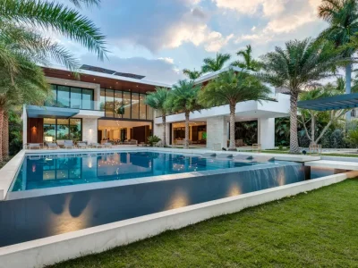 Palm Island Residence by Choeff Levy Fischman, A Waterfront Home Sculpted by Light and Landscape 4 Palm Island Residence by Choeff Levy Fischman A Waterfront Home Sculpted by Light and Landscape 10