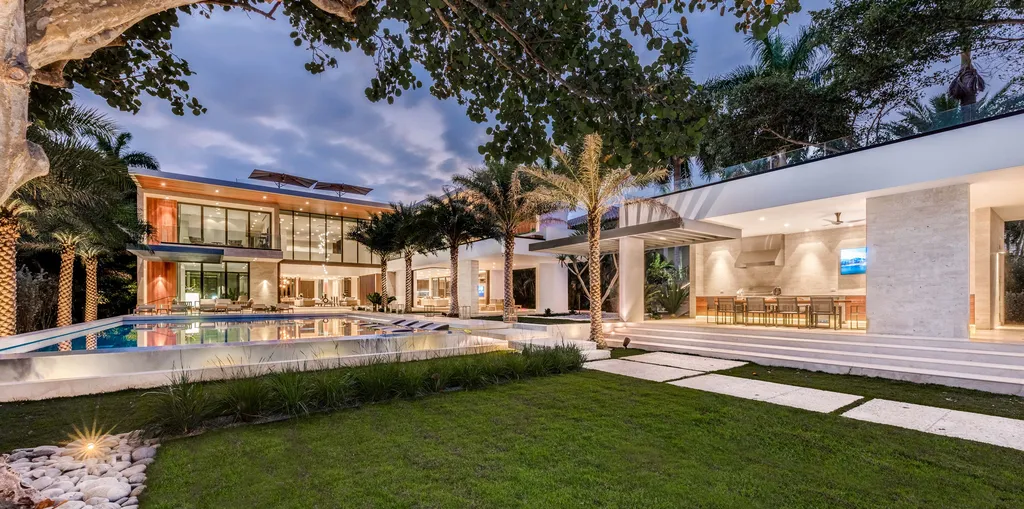 Palm Island Residence by Choeff Levy Fischman, A Waterfront Home Sculpted by Light and Landscape 1 Palm Island Residence by Choeff Levy Fischman, A Waterfront Home Sculpted by Light and Landscape