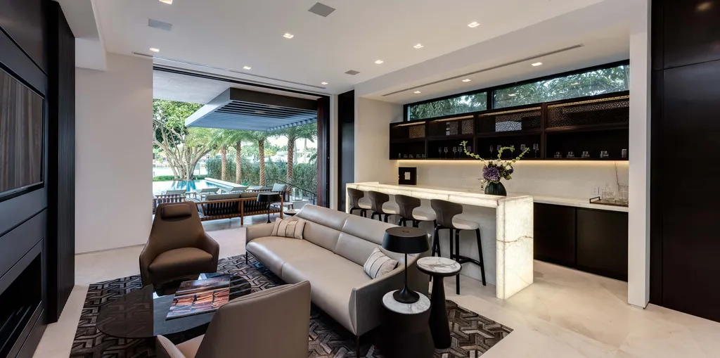 Palm Island Residence by Choeff Levy Fischman, A Waterfront Home Sculpted by Light and Landscape 9 Palm Island Residence by Choeff Levy Fischman A Waterfront Home Sculpted by Light and Landscape 7