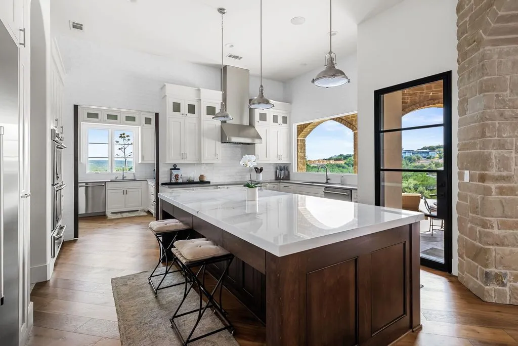 This Modern Spanish Estate by Built Green Custom Homes Hits the Texas Market at $5.499M 10 Spectacular Modern Spanish Estate at 12109 Musket Rim St Lists for 5.499M in Texas 11