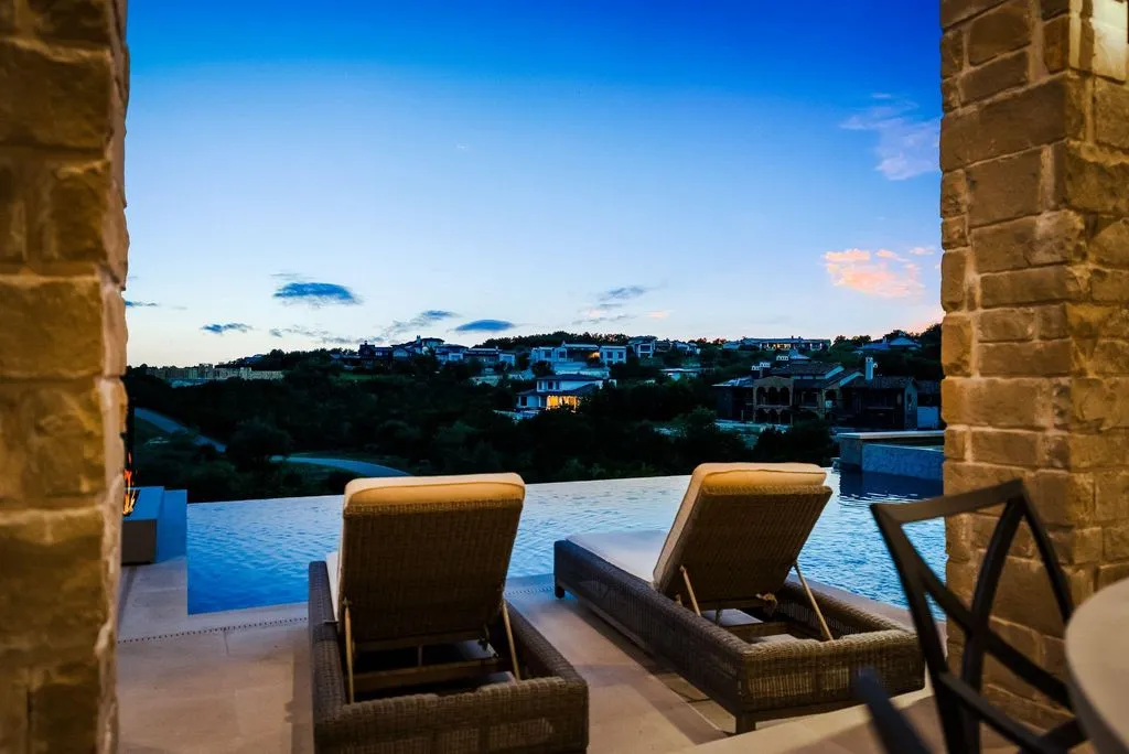 This Modern Spanish Estate by Built Green Custom Homes Hits the Texas Market at $5.499M 27 Spectacular Modern Spanish Estate at 12109 Musket Rim St Lists for 5.499M in Texas 29