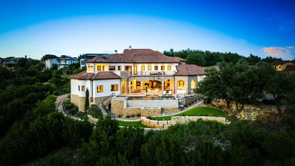 This Modern Spanish Estate by Built Green Custom Homes Hits the Texas Market at $5.499M 5 Spectacular Modern Spanish Estate at 12109 Musket Rim St Lists for 5.499M in Texas 3