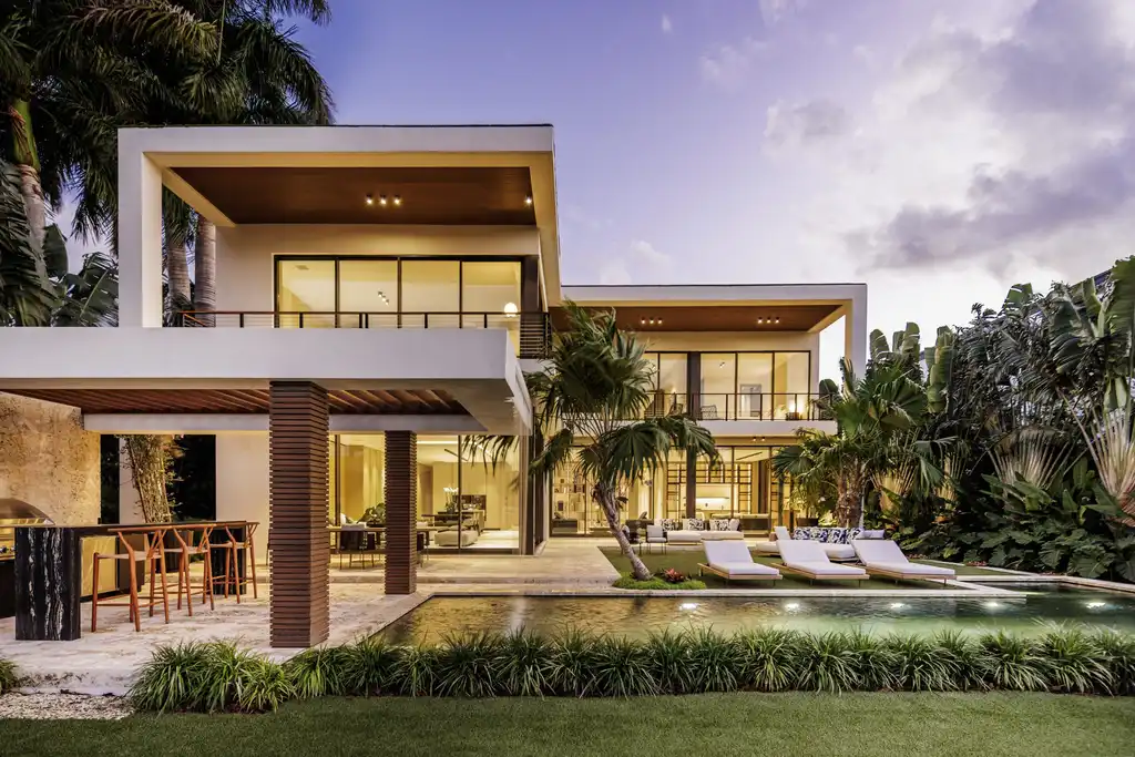 Sunset Island Canal Residence by Kobi Karp, A Refined Dialogue Between Architecture and Water 1 Sunset Island Canal Residence by Kobi Karp, A Refined Dialogue Between Architecture and Water