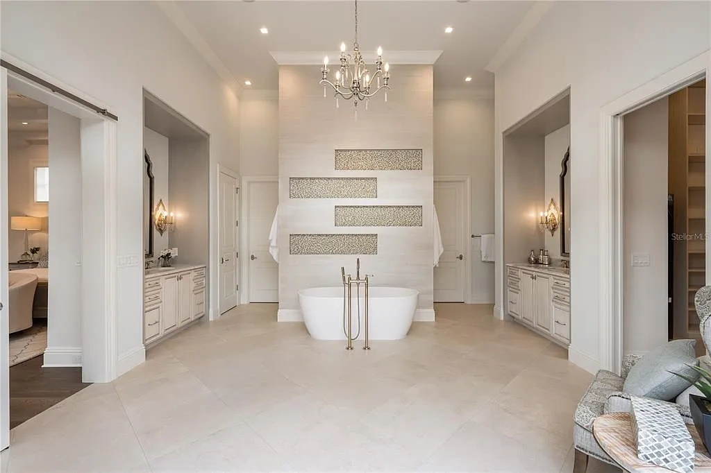 $10.5Million Spectacular Reimagined Luxury Estate in Golden Oak, Orlando 12 10012 Hyperion Ln Reimagined Luxury Estate in Golden Oak Sets a New Standard for Home in Orlando for Sale 8