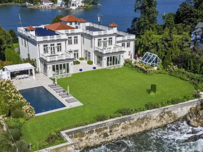 Thompson-Raissis–Designed New York Home With Breathtaking Water Views at $9.95 Million 1 106 Premium Point Breathtaking Water View Home 1
