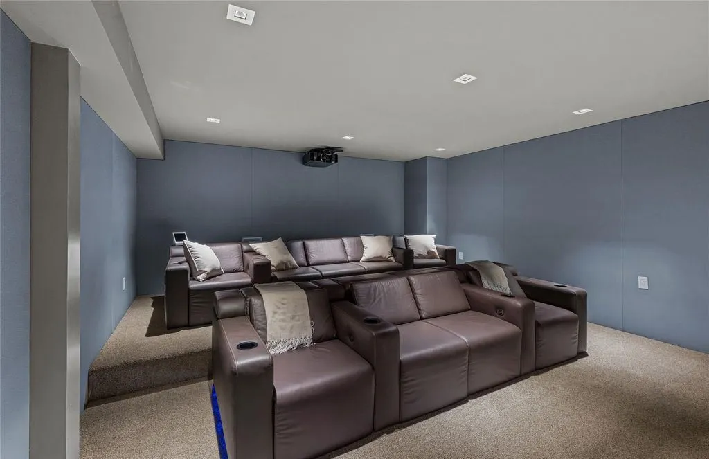 Thompson-Raissis–Designed New York Home With Breathtaking Water Views at $9.95 Million 26 106 Premium Point Breathtaking Water View Home 20