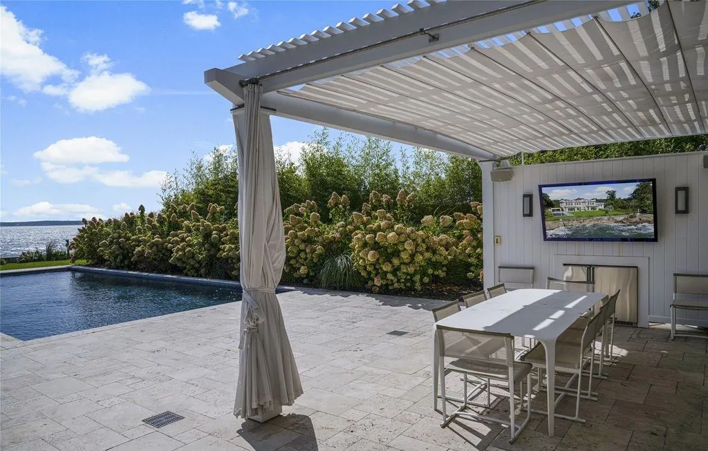 Thompson-Raissis–Designed New York Home With Breathtaking Water Views at $9.95 Million 12 106 Premium Point Breathtaking Water View Home 21