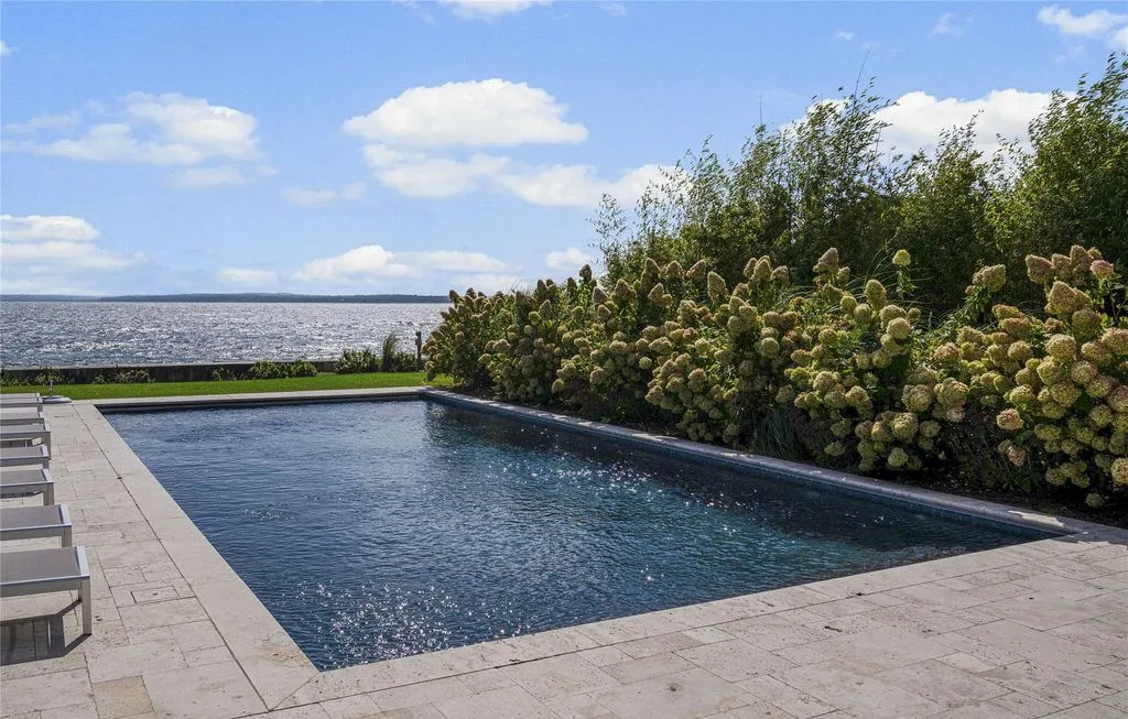 Thompson-Raissis–Designed New York Home With Breathtaking Water Views at $9.95 Million 13 106 Premium Point Breathtaking Water View Home 22