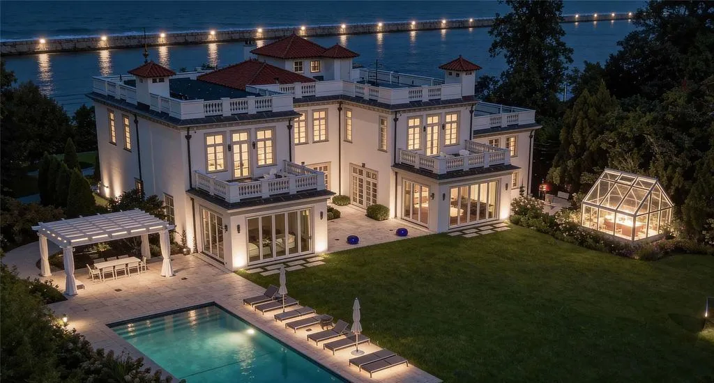 Thompson-Raissis–Designed New York Home With Breathtaking Water Views at $9.95 Million 28 106 Premium Point Breathtaking Water View Home 25