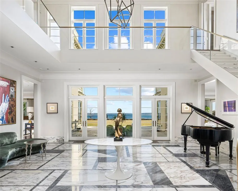 Thompson-Raissis–Designed New York Home With Breathtaking Water Views at $9.95 Million 7 106 Premium Point Breathtaking Water View Home 3