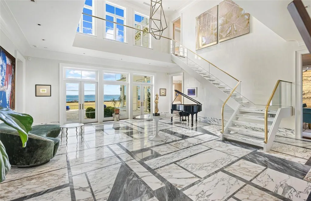 Thompson-Raissis–Designed New York Home With Breathtaking Water Views at $9.95 Million 8 106 Premium Point Breathtaking Water View Home 4