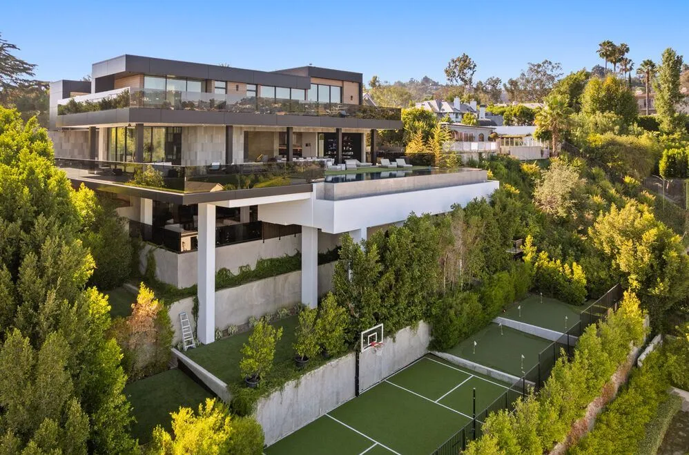 Bold and Breathtaking: A $36,888,888 Estate Overlooking the Cityscape in Beverly Hills 5 1140 Summit Dr A Breathtaking 36888888 Modern Estate in Beverly Hills 1