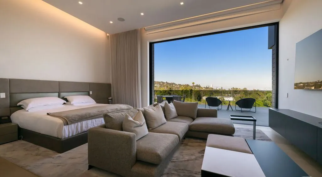 Bold and Breathtaking: A $36,888,888 Estate Overlooking the Cityscape in Beverly Hills 19 1140 Summit Dr A Breathtaking 36888888 Modern Estate in Beverly Hills 11