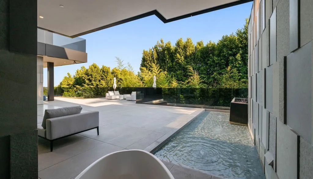 Bold and Breathtaking: A $36,888,888 Estate Overlooking the Cityscape in Beverly Hills 28 1140 Summit Dr A Breathtaking 36888888 Modern Estate in Beverly Hills 15