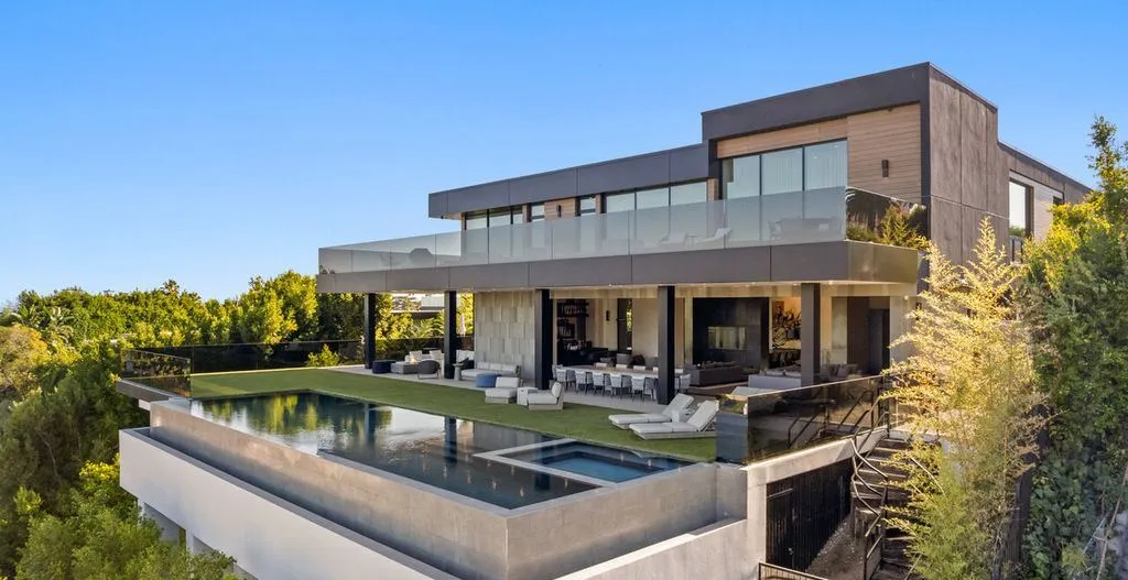 Bold and Breathtaking: A $36,888,888 Estate Overlooking the Cityscape in Beverly Hills 7 1140 Summit Dr A Breathtaking 36888888 Modern Estate in Beverly Hills 3