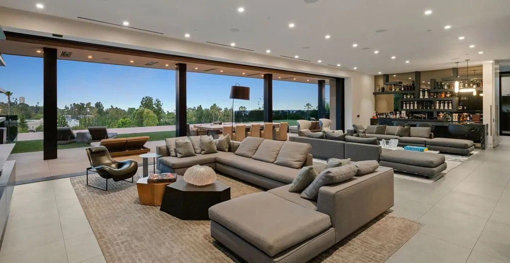 Bold and Breathtaking: A $36,888,888 Estate Overlooking the Cityscape in Beverly Hills 10 1140 Summit Dr A Breathtaking 36888888 Modern Estate in Beverly Hills 6