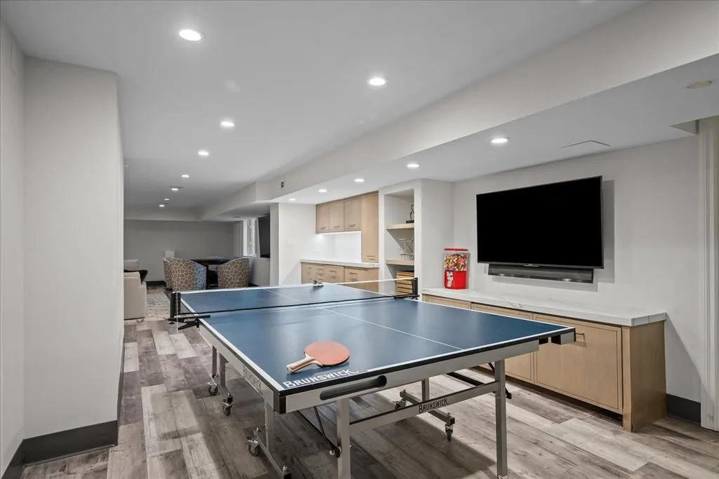 Grand and Serene: A $6.75 Million Estate Overlooking the Lake From 2.3 Lush Acres 27 117 Belle Ave A Breathtaking 6.75 Million Lakeview Estate Set on 2.3 Pristine Acres 19