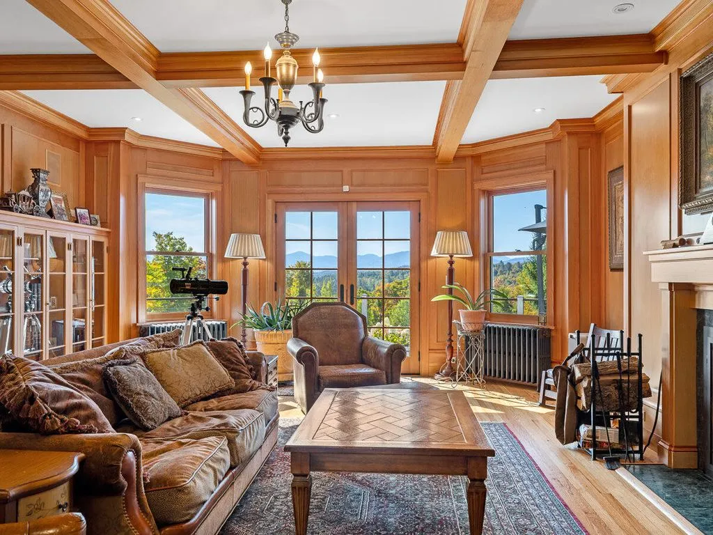 Secluded and Spectacular: This $6.85 Million New York Retreat Captures Endless Vistas 11 126 Forest Brook Rd A Breathtaking 6.85 Million New York Estate 14