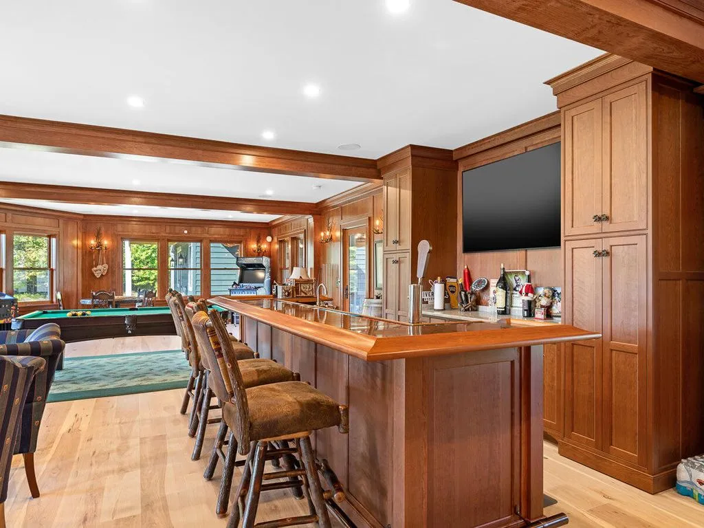 Secluded and Spectacular: This $6.85 Million New York Retreat Captures Endless Vistas 12 126 Forest Brook Rd A Breathtaking 6.85 Million New York Estate 15