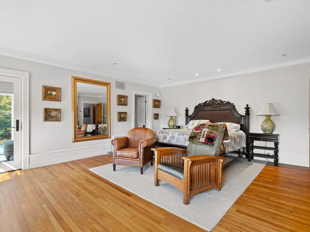 Secluded and Spectacular: This $6.85 Million New York Retreat Captures Endless Vistas 19 126 Forest Brook Rd A Breathtaking 6.85 Million New York Estate 25