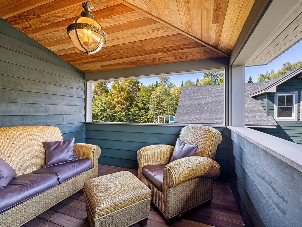 Secluded and Spectacular: This $6.85 Million New York Retreat Captures Endless Vistas 20 126 Forest Brook Rd A Breathtaking 6.85 Million New York Estate 26