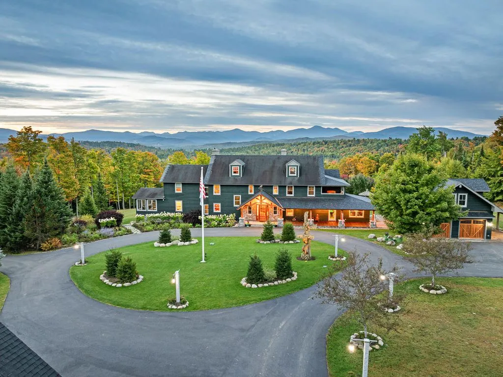 Secluded and Spectacular: This $6.85 Million New York Retreat Captures Endless Vistas 23 126 Forest Brook Rd A Breathtaking 6.85 Million New York Estate 3